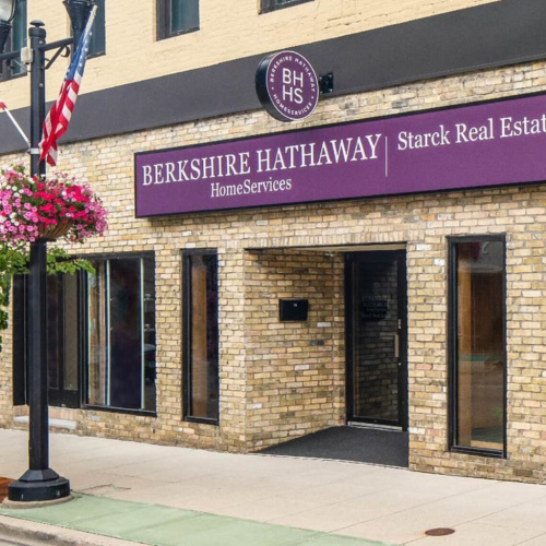 Novo CEO na Berkshire Hathaway: Greg Abel Assume o Comando de Warren Buffett